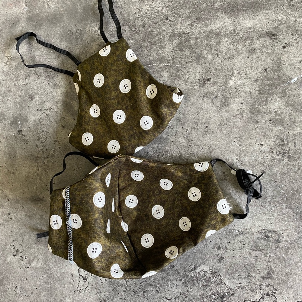 Cotton masks with filter pocket